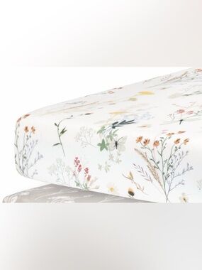 Crib Sheet - Floral Print from Pobi Baby